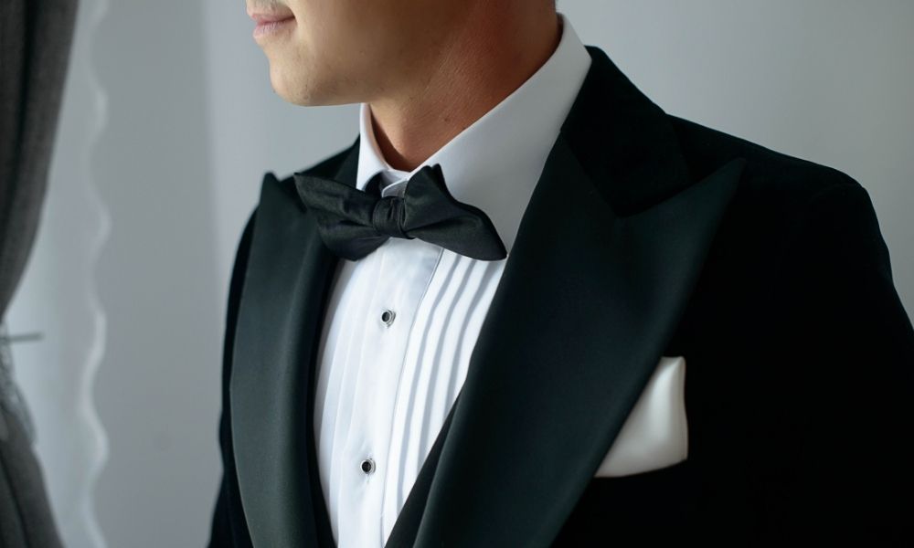 Tuxedo vs. Wedding Suit: What’s the Difference?